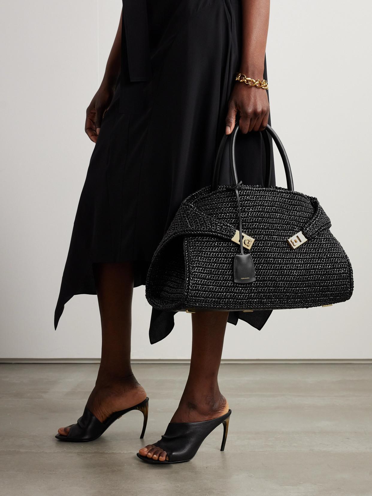 Medium The Hug Raffia Tote Bag In Black Product Image