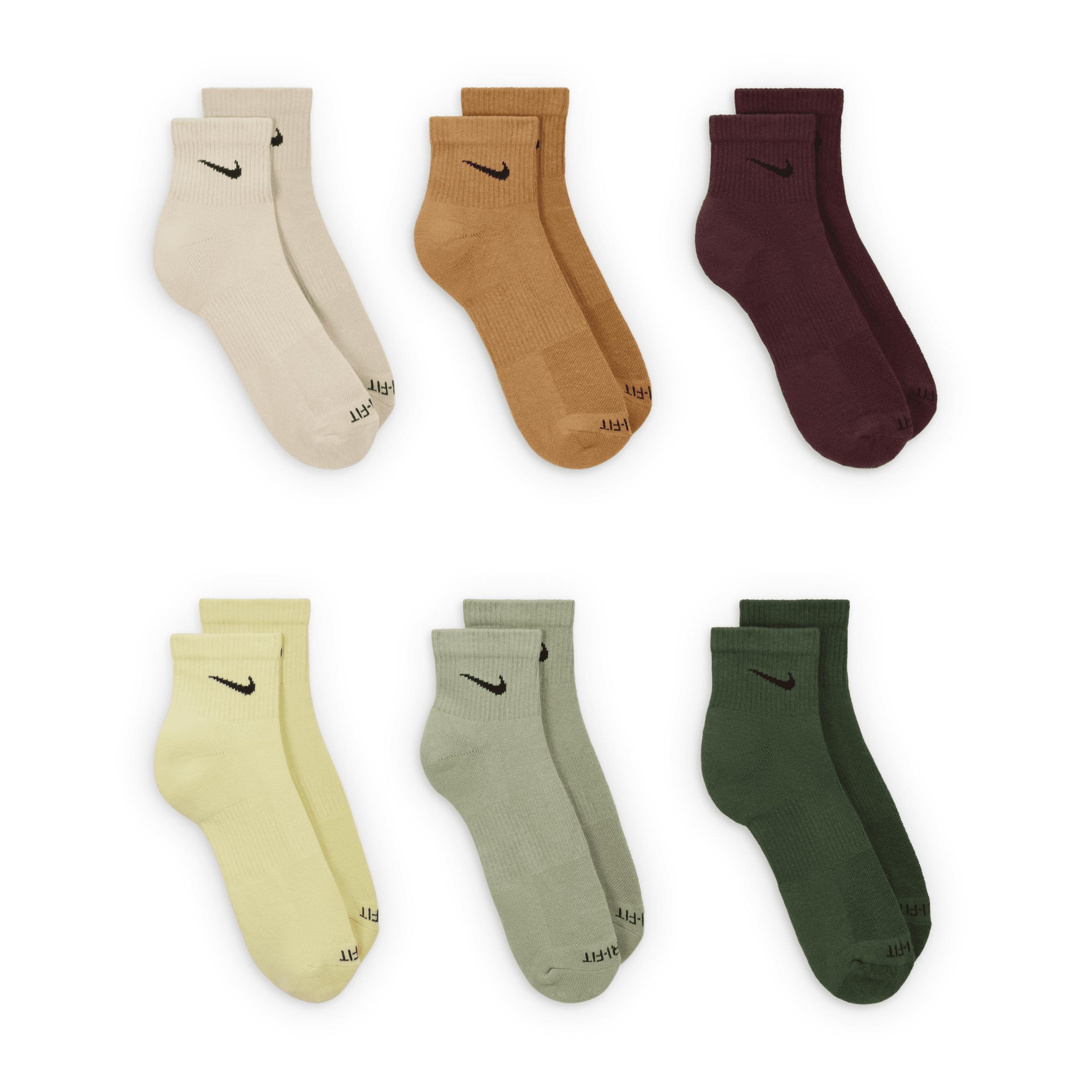 Nike Men's Everyday Plus Cushioned Training Ankle Socks (6 Pairs) Product Image