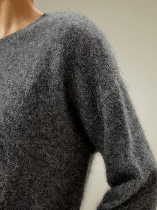 Relaxed Drop-Shoulder Cashmere Sweater Product Image