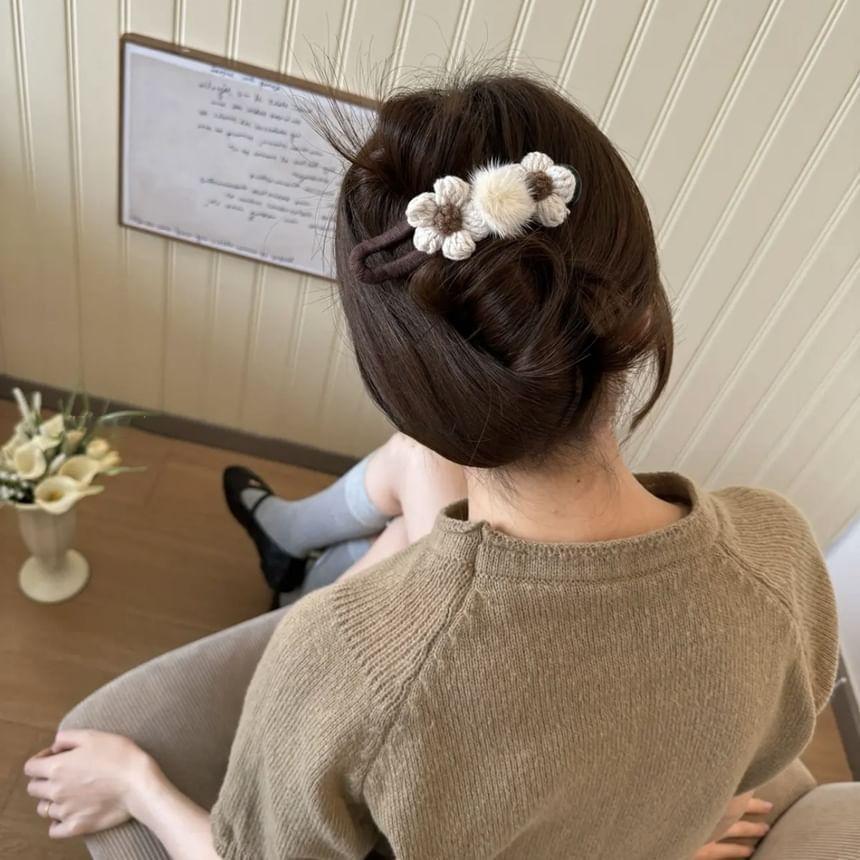 Flower Yarn Hair Clip Product Image