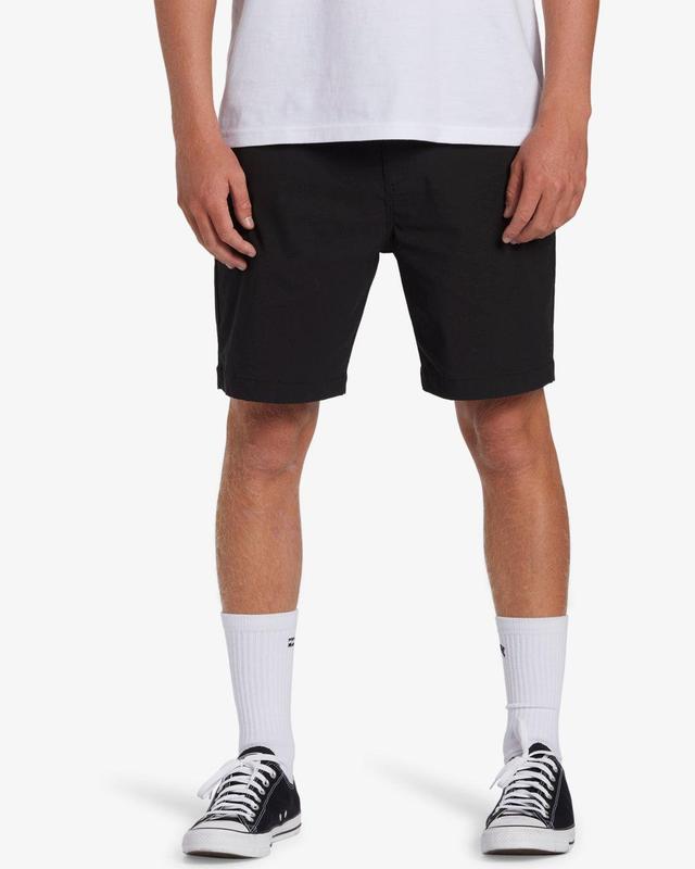 Surftrek Plus 19" Hybrid Shorts - Black Male Product Image