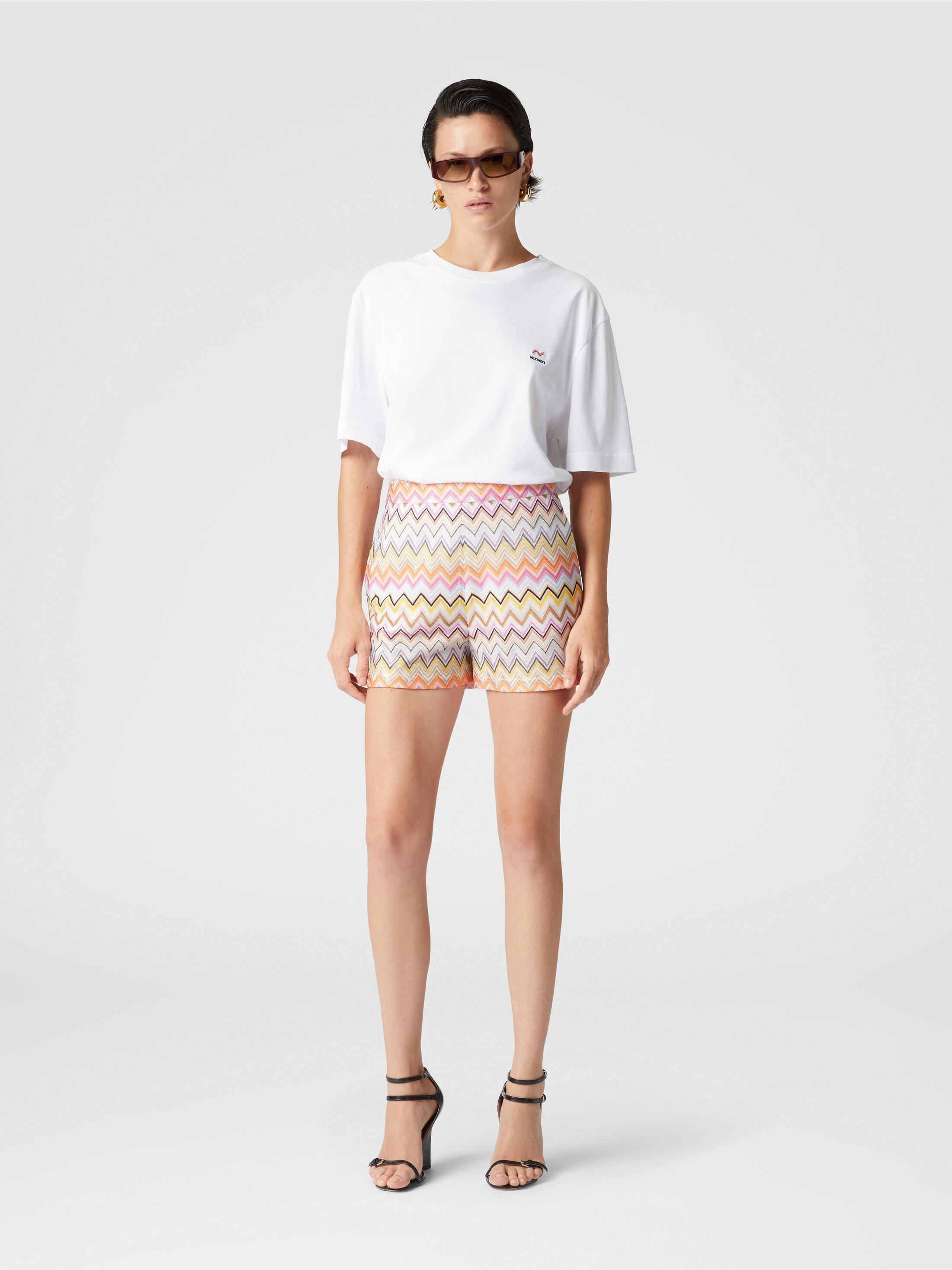 Zig zag viscose shorts Product Image