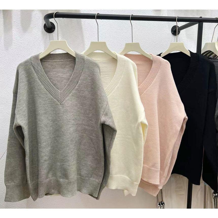 Long-Sleeve V-Neck Plain Sweater Product Image