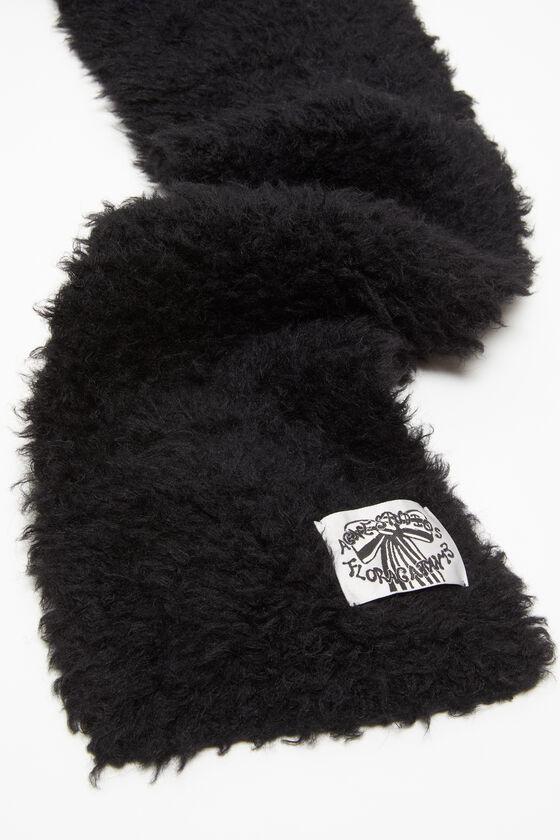 Fluffy scarf - Narrow Product Image