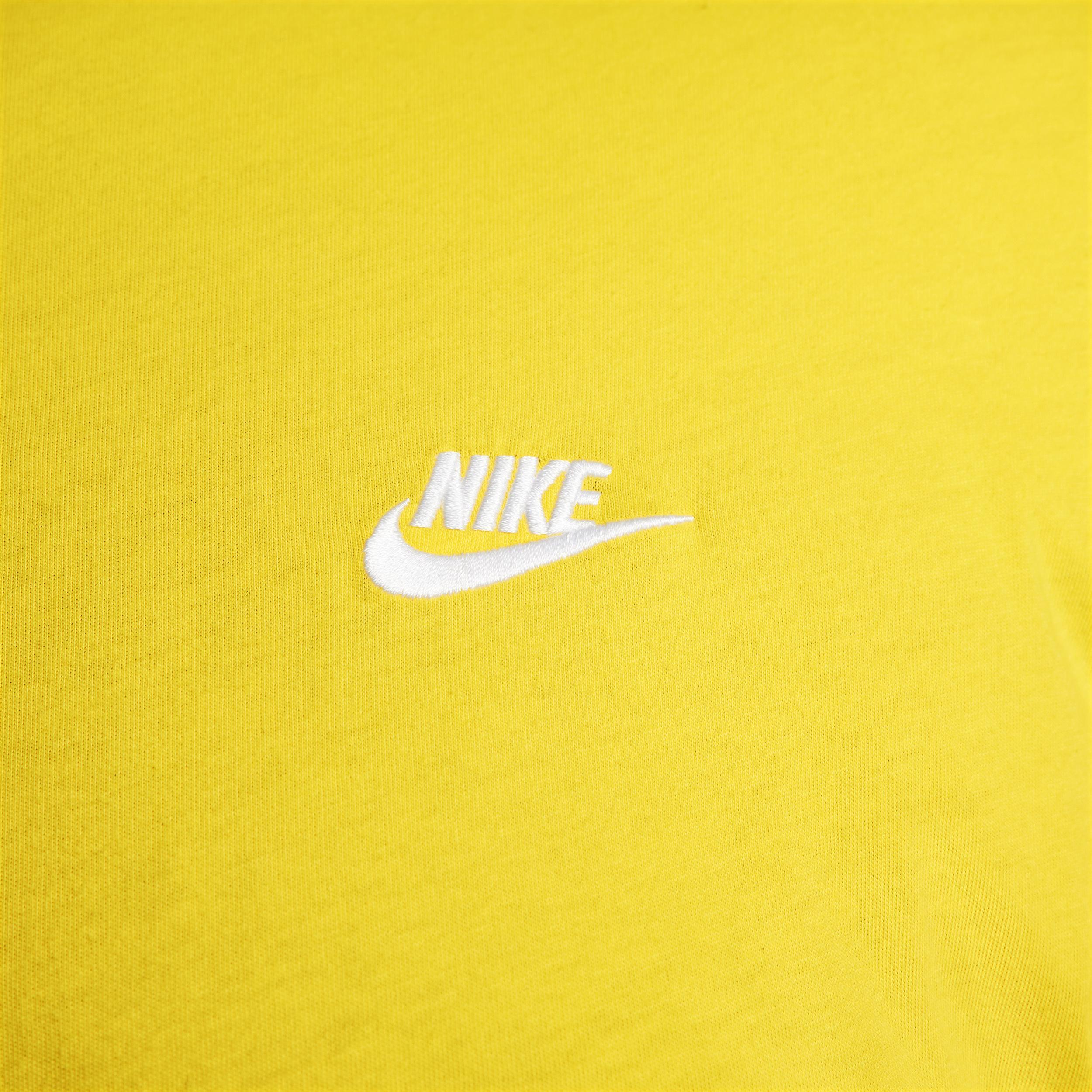 Men's Nike Sportswear Club T-Shirt Product Image