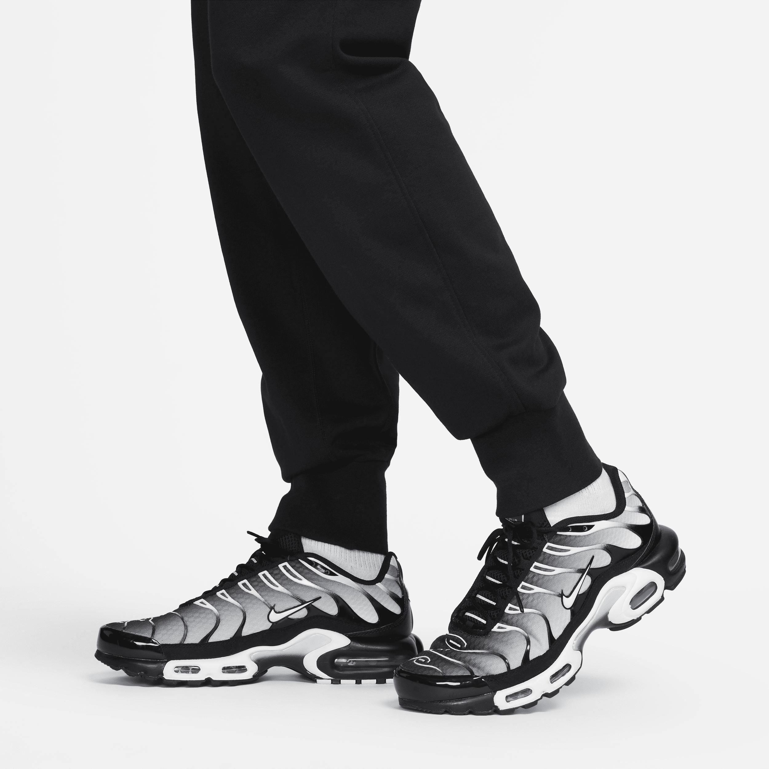 Nike Men's Standard Issue Dri-FIT Soccer Pants Product Image