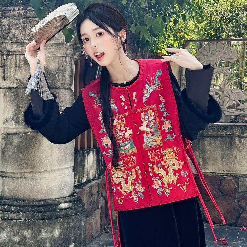 Long-Sleeve Crew Neck Floral Embroidered Top / High Rise Midi A-Line Velvet Skirt / Vest Product Image