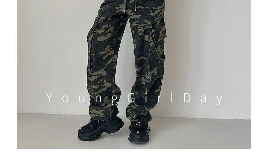 Low Rise Camo Print Wide Leg Cargo Pants Product Image