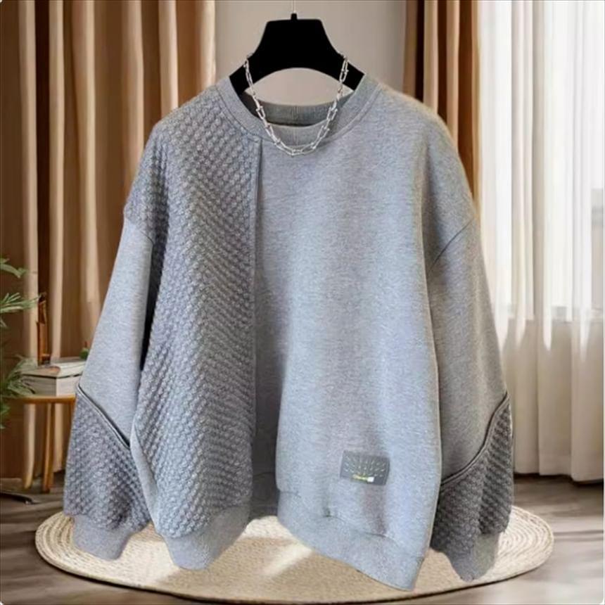 Round Neck Plain Applique Sweatshirt Product Image