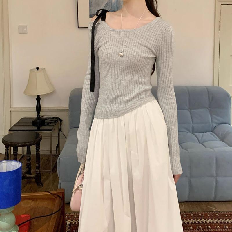 Long-Sleeve Cold Shoulder Plain Asymmetrical Slim Fit Knit Top / High Rise Maxi A-Line Skirt Product Image