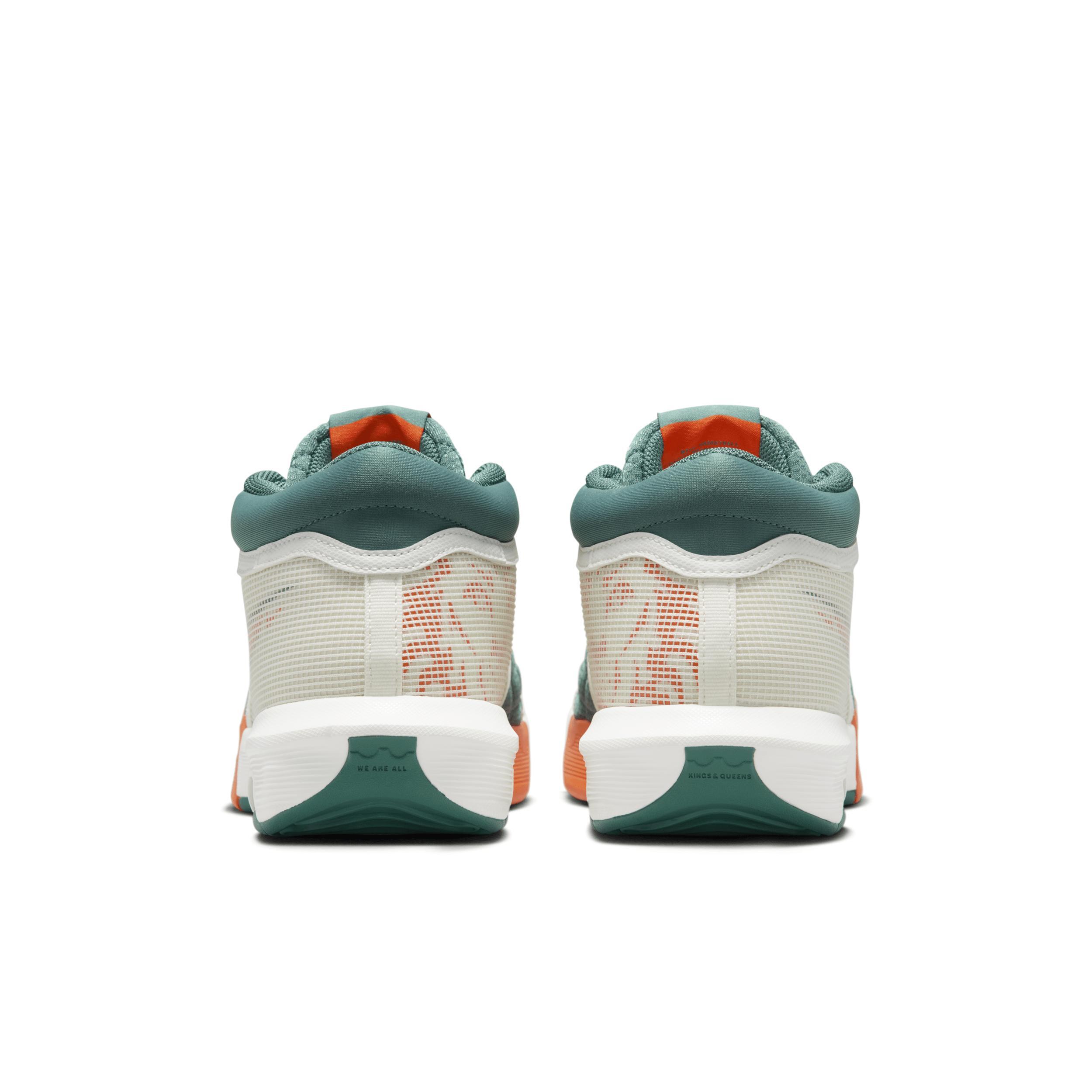 Nike Men's LeBron Witness 8 Basketball Shoes Product Image