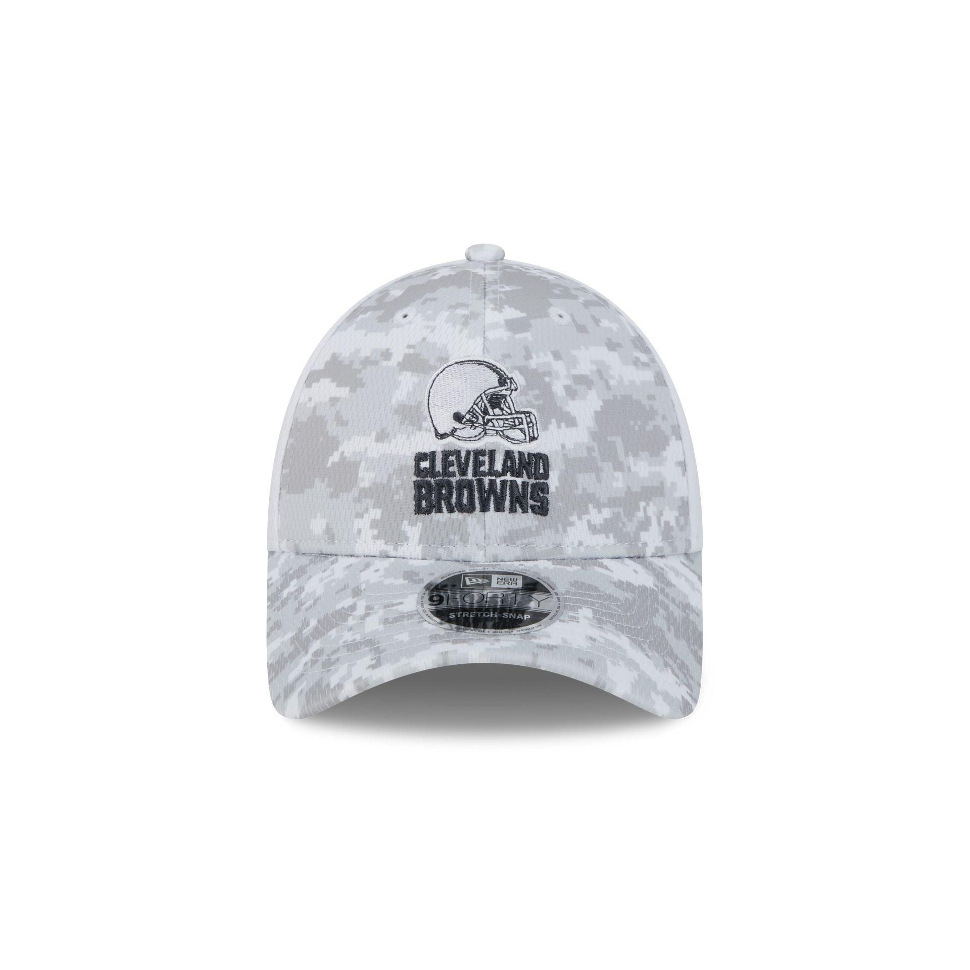 Cleveland Browns 2024 Salute to Service 9FORTY Stretch-Snap Hat Male Product Image