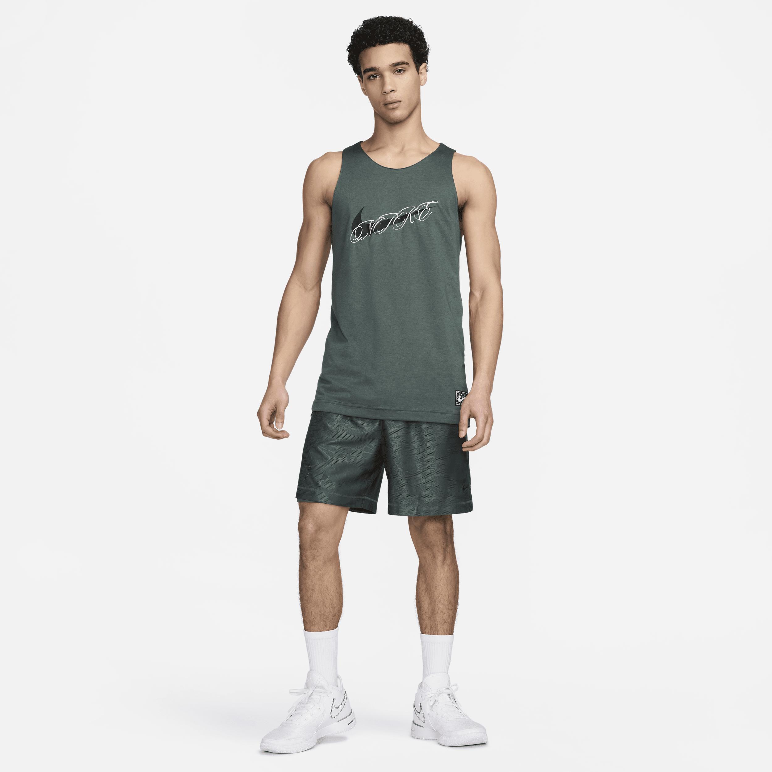 Nike Mens Standard Issue 6 Dri-FIT Reversible Basketball Shorts Product Image