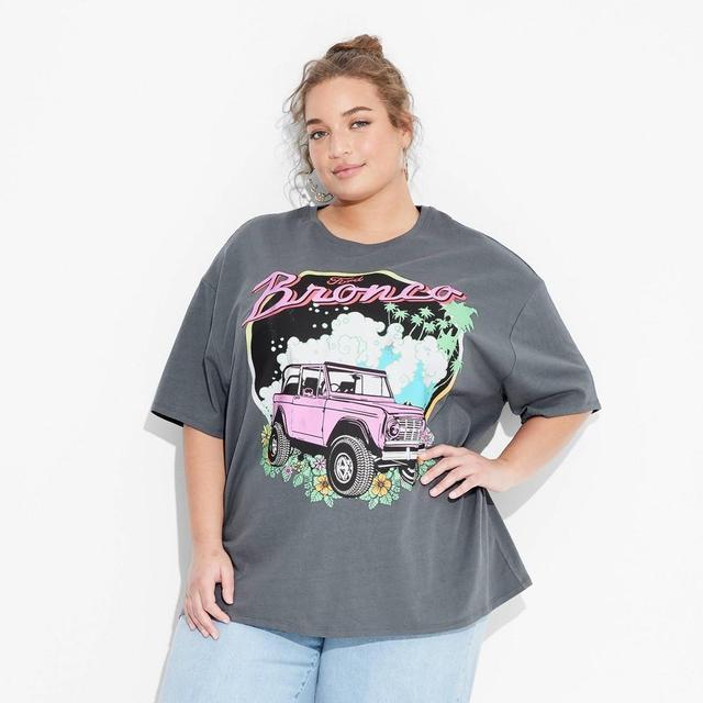 Womens Bronco Colorful Beach Oversized Short Sleeve Graphic T-Shirt - Gray Product Image