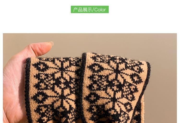 Patterned Knitted Headband Product Image