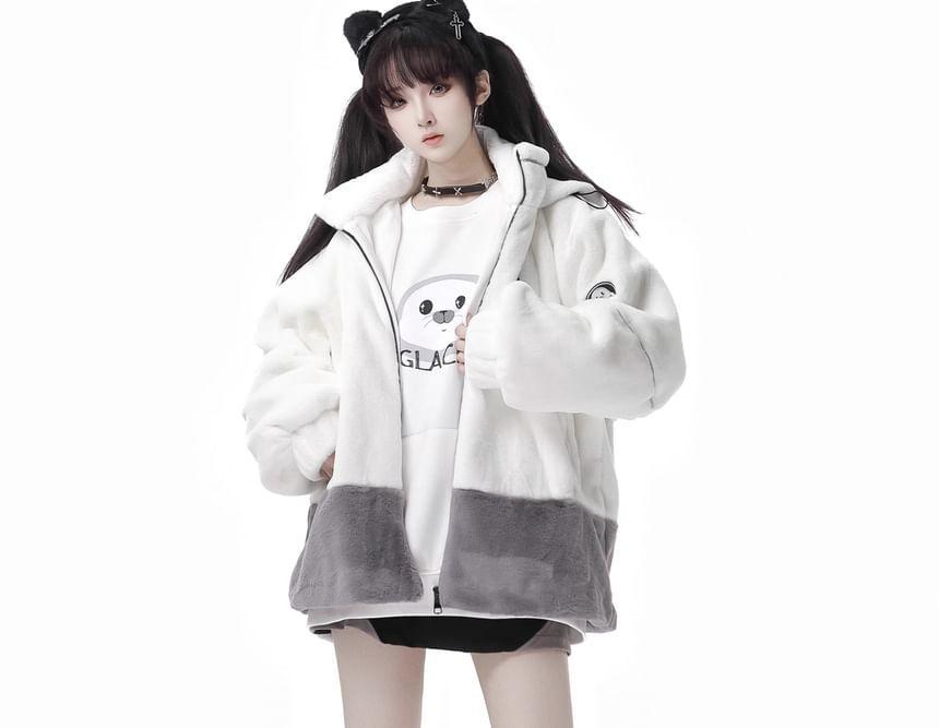 Round Neck Seal Cub Print Fleece-Lined Sweatshirt Product Image