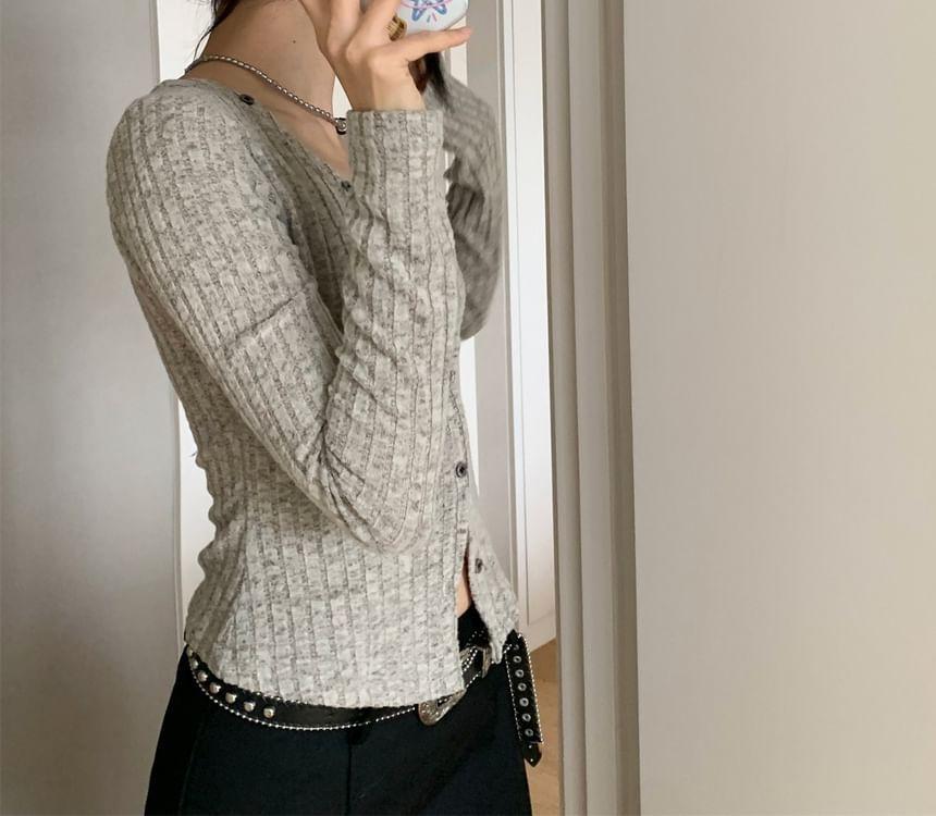 Long-Sleeve V-Neck Knit Button-Up Cropped Cardigan Product Image