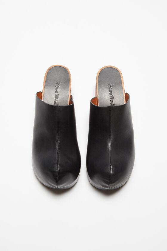 Leather wood clogs Product Image