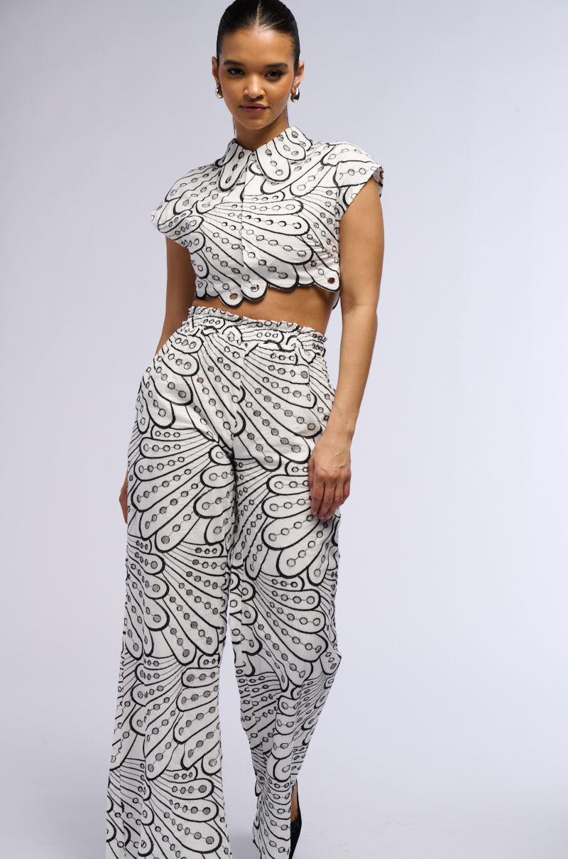 SET YOU FREE CROP WOVEN TOP Product Image