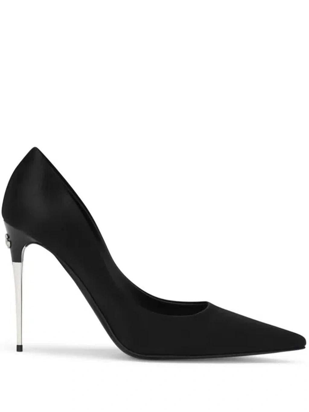 Pointed Leather Pumps In Black Product Image