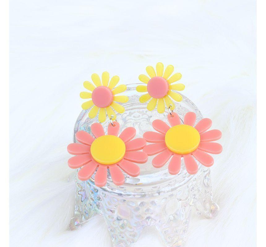 Flower Acrylic Dangle Earring Product Image