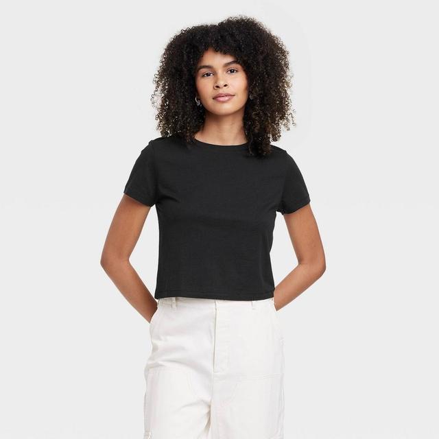 Womens Shrunken Short Sleeve T-Shirt - Universal Thread Black XS Product Image