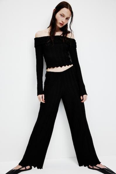 Wide-Leg Textured Pants Product Image