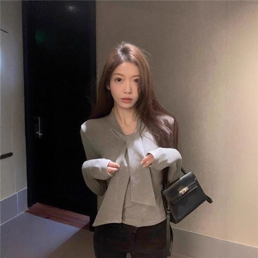 Long Sleeve Tie Neck Plain Ruched Crop T-Shirt Product Image