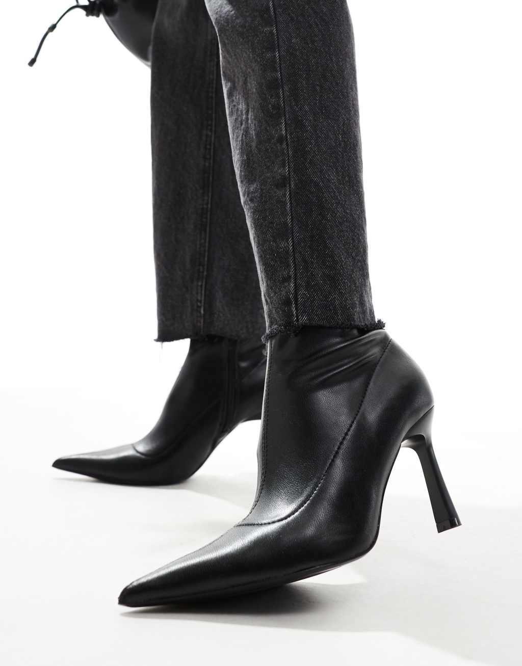 Stradivarius heeled ankle boot in shiny black Product Image