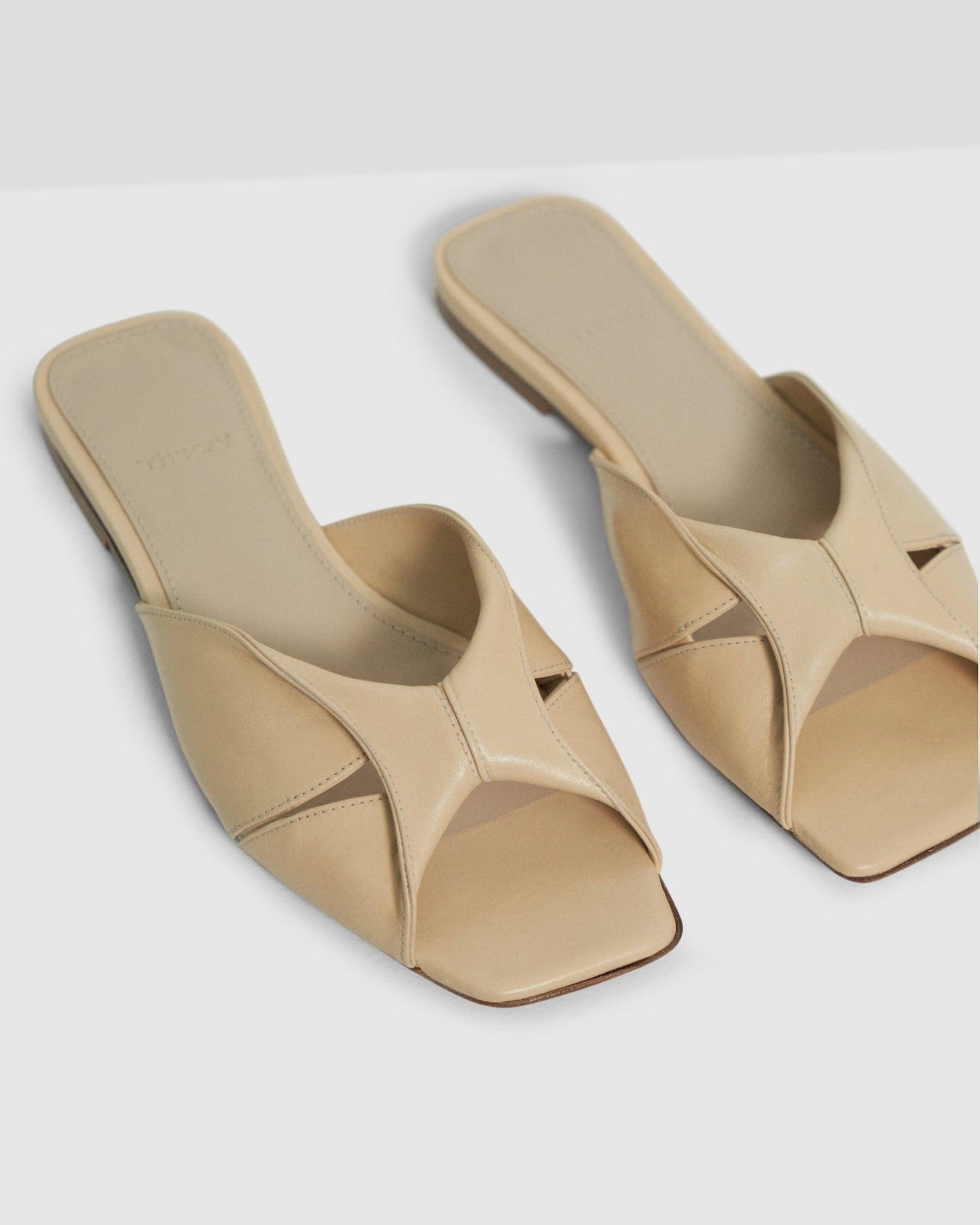 Twisted Sandal in Leather Product Image