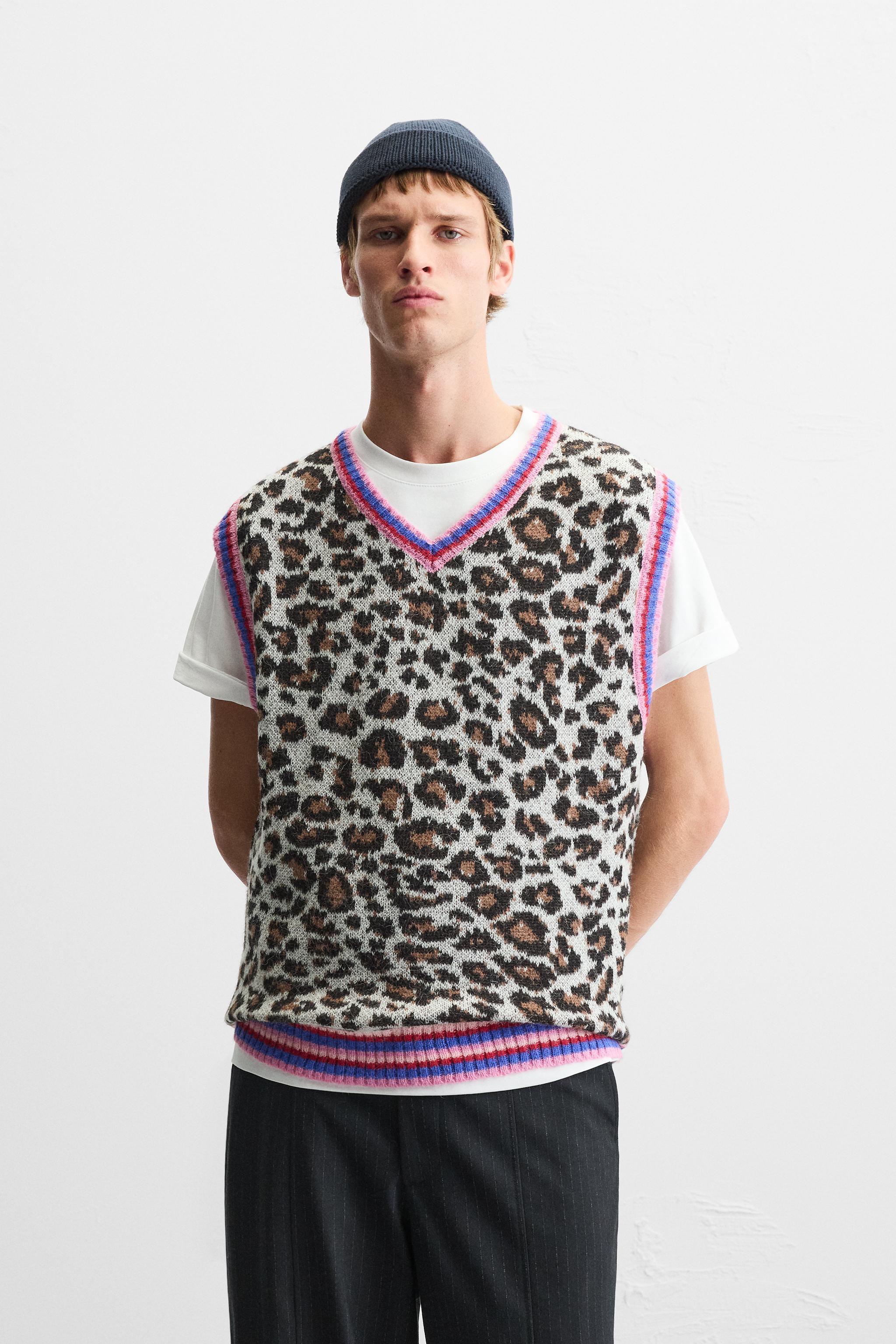 ANIMAL PRINT JACQUARD KNIT VEST Product Image