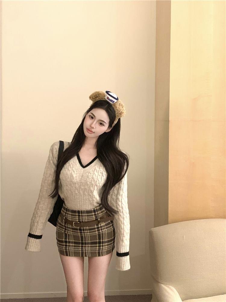 V-Neck Contrast Trim Crop Cable Knit Sweater / High Rise Plaid Mini Pencil Skirt Product Image