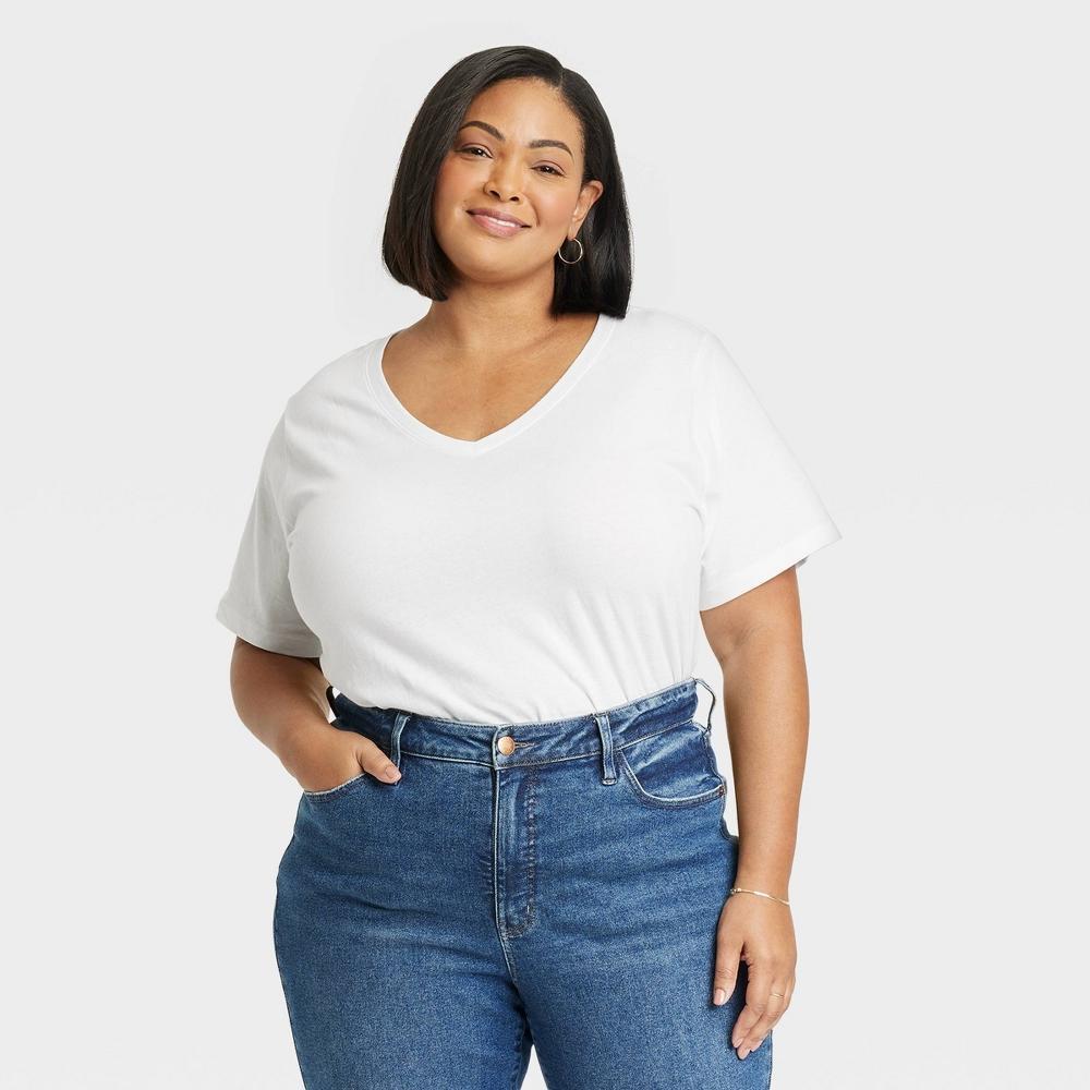 Womens Plus Size Short Sleeve V-Neck T-Shirt - Ava & Viv White 1X Product Image