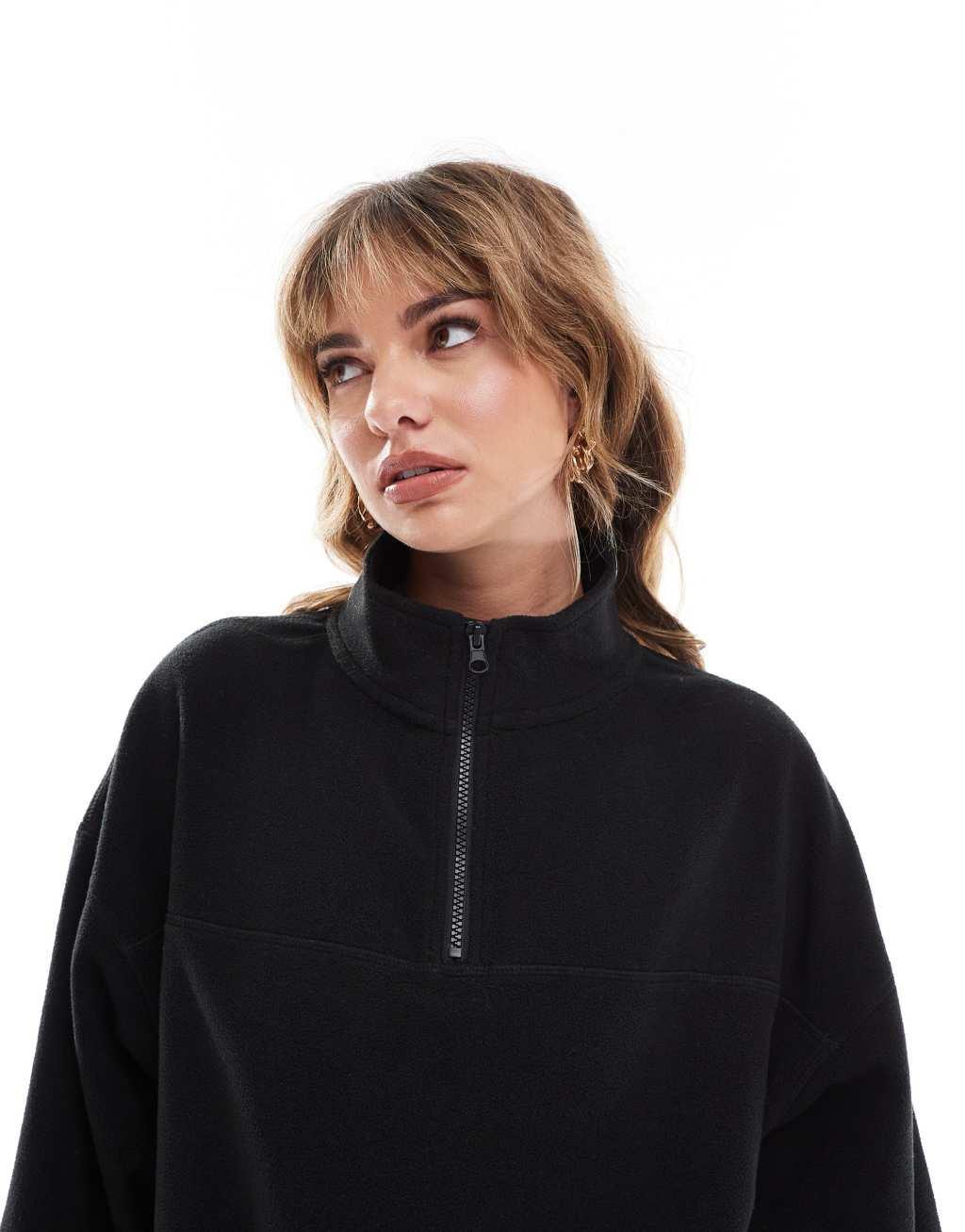 ASOS DESIGN half zip fleece in black Product Image