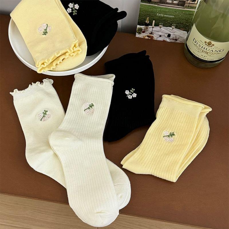 Floral Embroidery Crew Socks Set Product Image