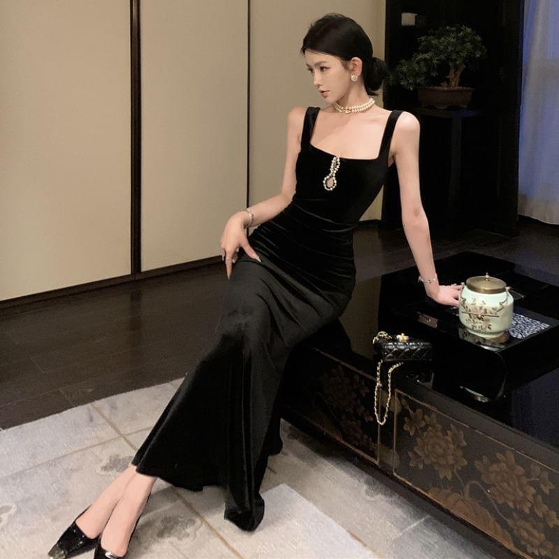 Sleeveless Square Neck Velvet Maxi Mermaid Dress Product Image