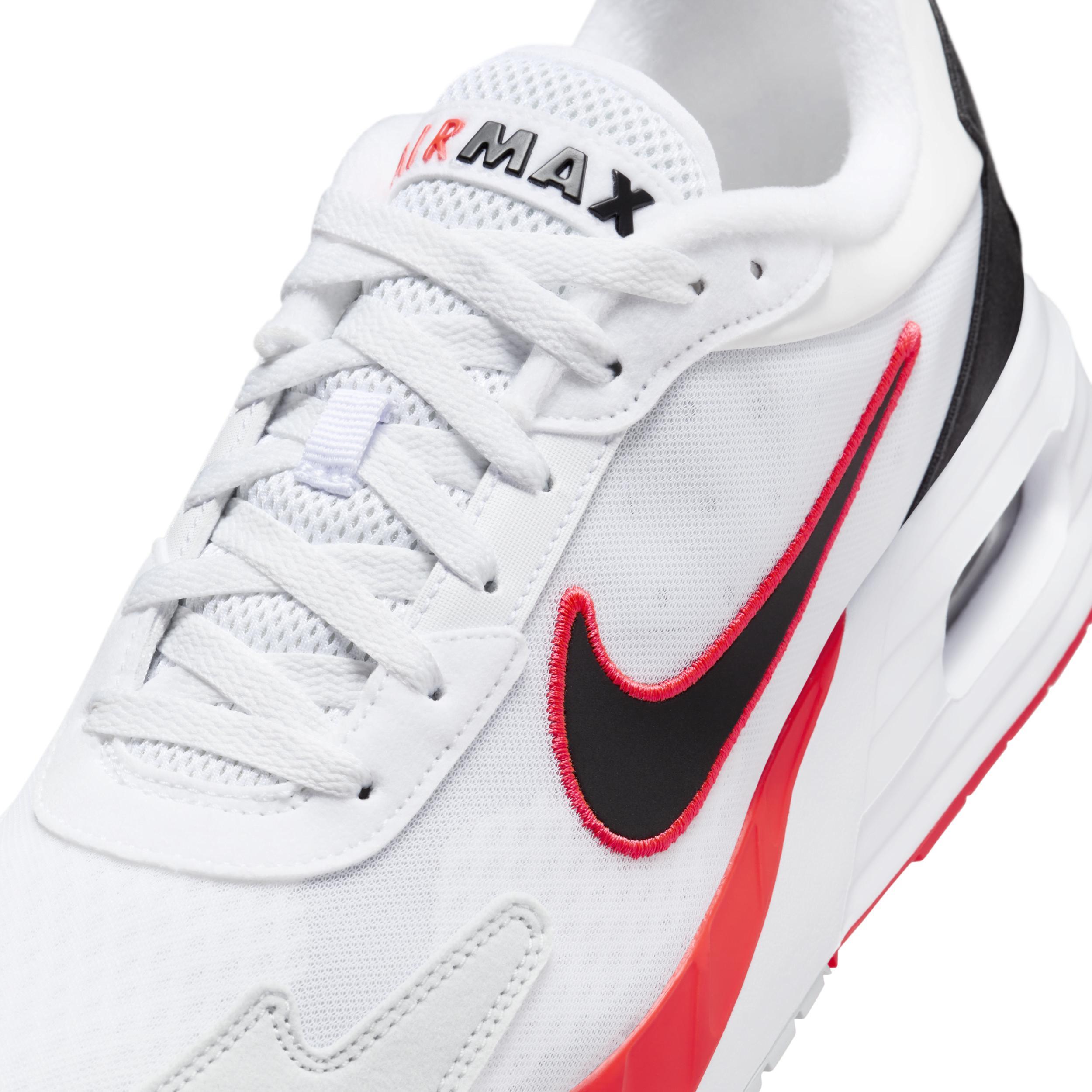 Nike Men's Air Max Solo Shoes Product Image