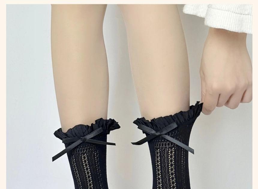 Ruffled Lace Socks Product Image