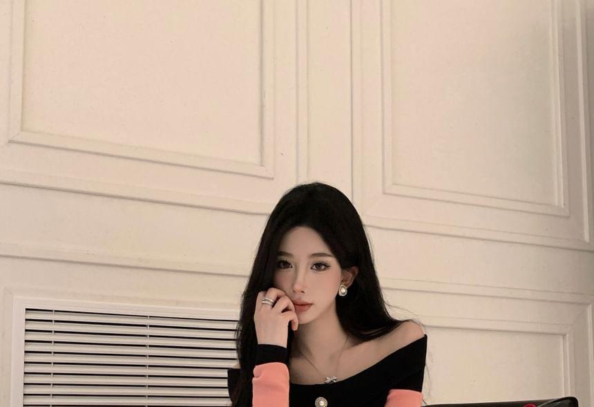 Long Sleeve Off Shoulder Two Tone Bodycon Midi Dress Product Image