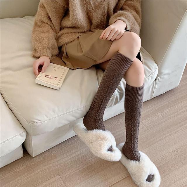 Plain Cable-Knit Socks Product Image