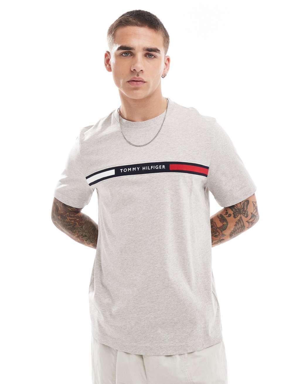 Tommy Hilfiger linear flag T-shirt in gray Product Image