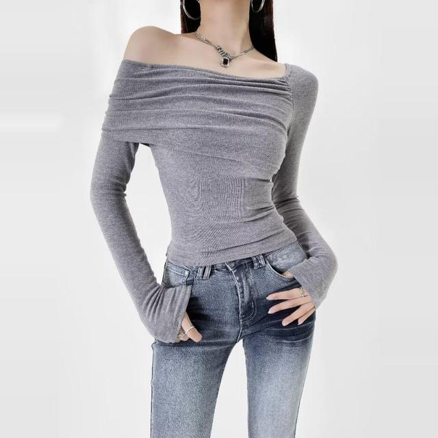 Long Sleeve Off Shoulder Plain Ruched Crop T-Shirt Product Image