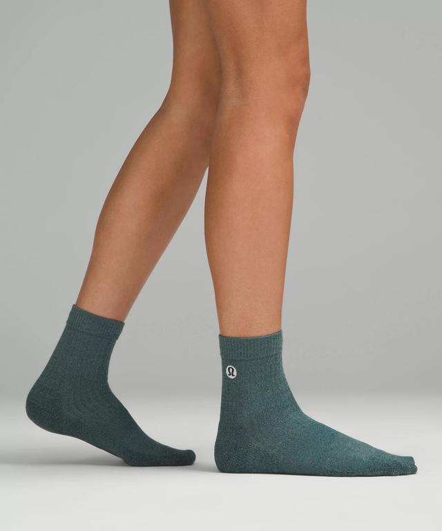 Women's Daily Stride Quarter Socks Product Image