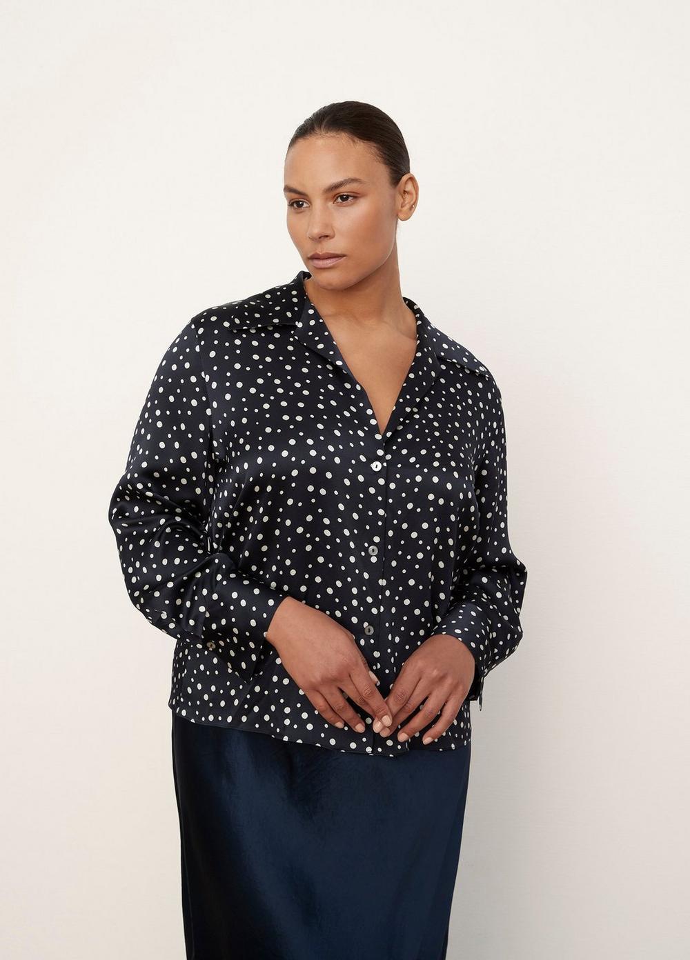 Silk Tossed Dot Fitted Collar Blouse Product Image