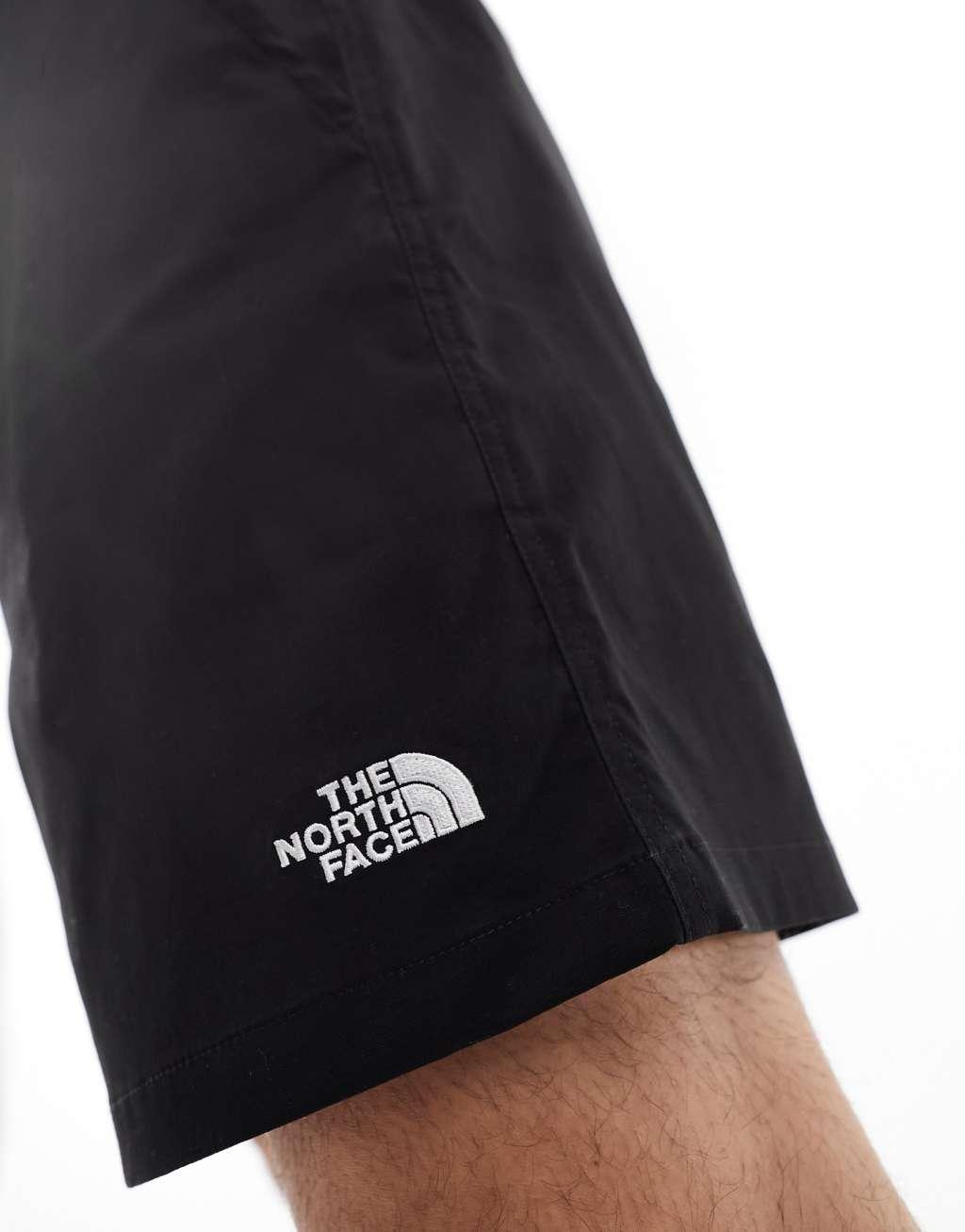 The North Face Class V Pathfinder shorts in black Product Image