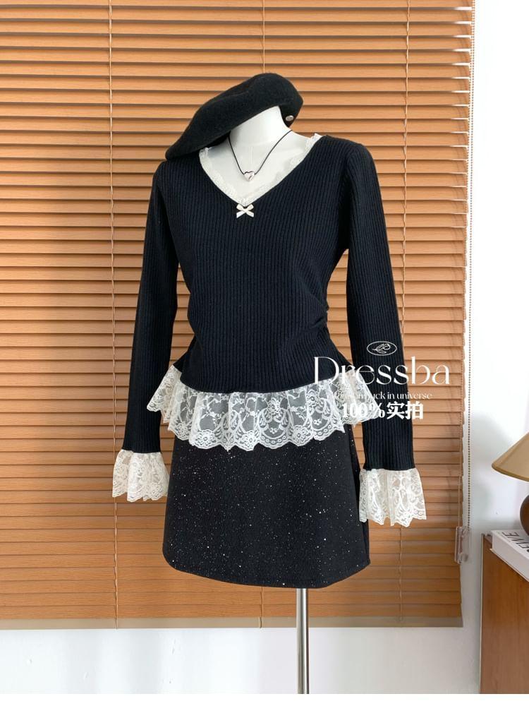 Long-Sleeve V-Neck Lace Trim Plain Knit Top Product Image