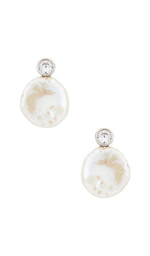 SHASHI Pearl Earrings in Ivory. Product Image