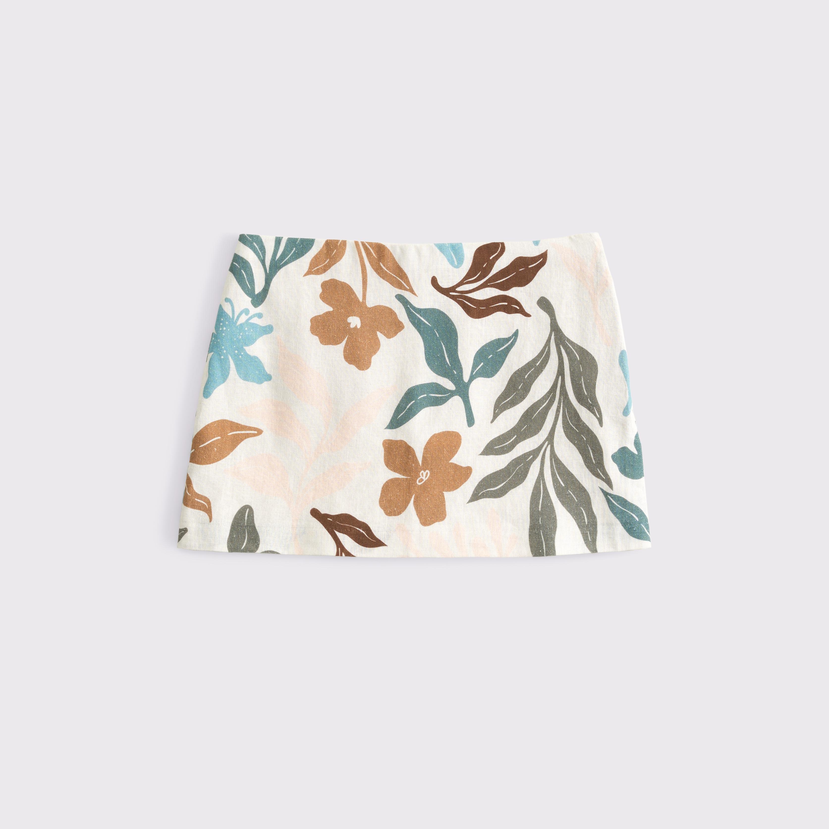 The A&F Scarlett Mid Rise Linen-Blend Mini Skort Product Image