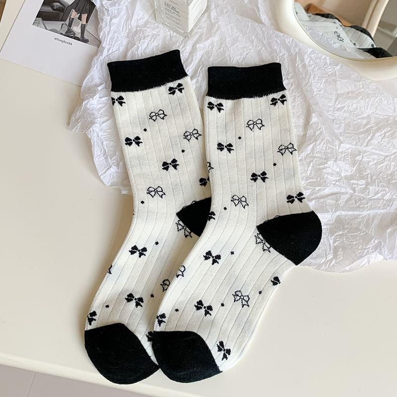 Patterned Contrast Trim Socks / Set Product Image