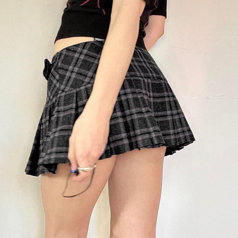 Low Rise Plaid Pleated Mini A-Line Skirt Product Image